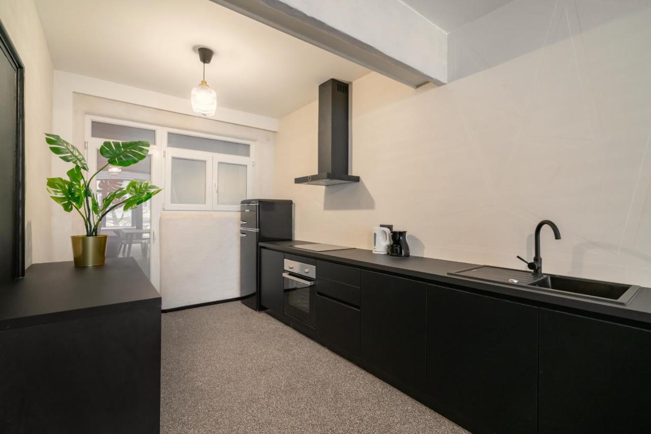 Two-Bedroom Apartments In The Heart Of Антверпен Экстерьер фото