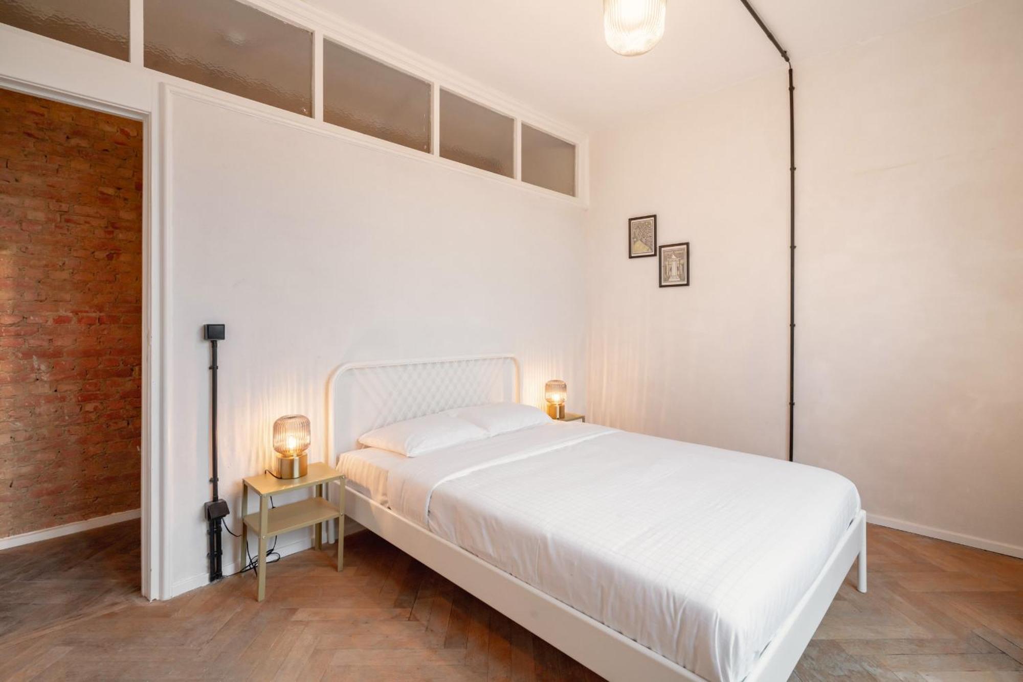 Two-Bedroom Apartments In The Heart Of Антверпен Экстерьер фото