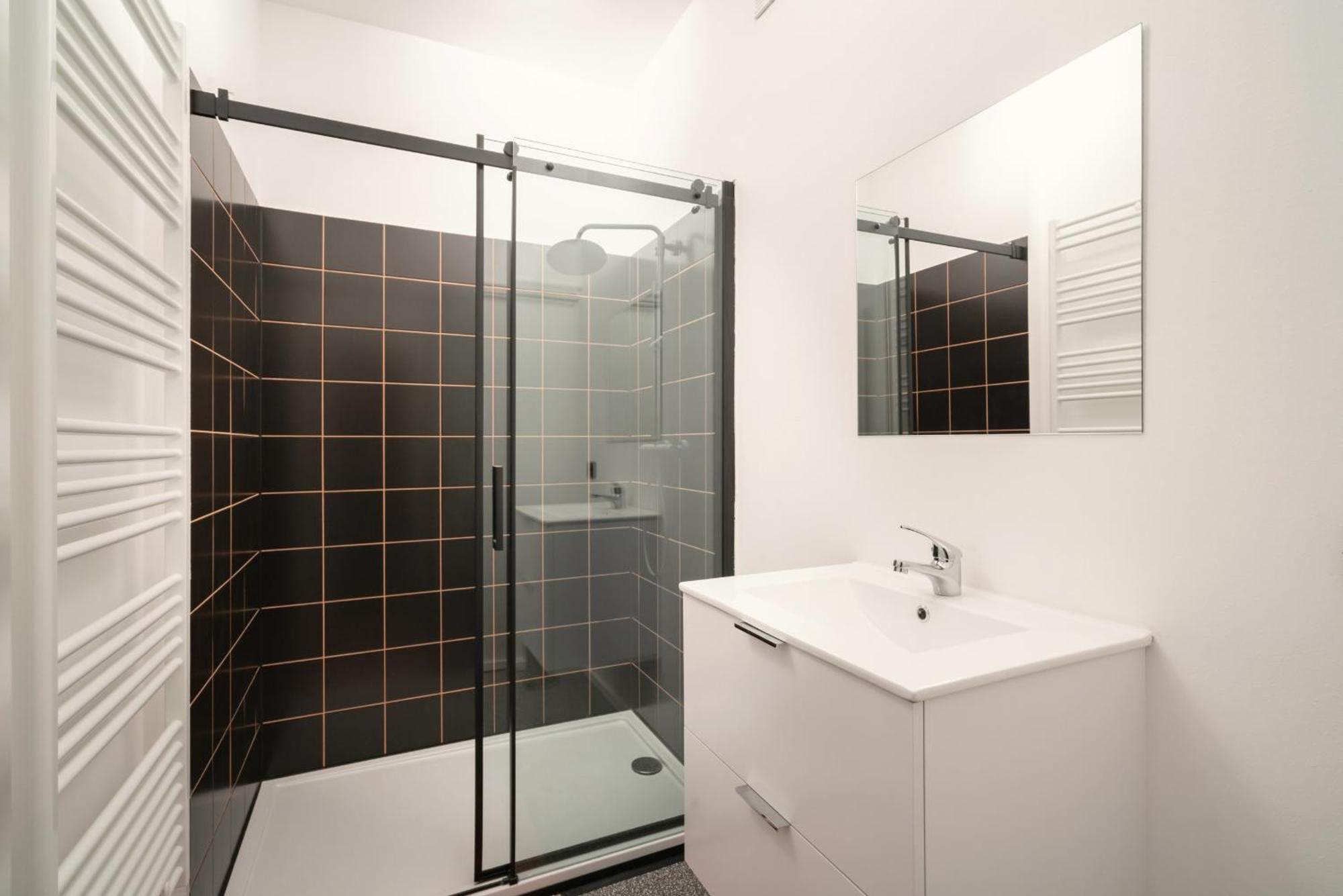 Two-Bedroom Apartments In The Heart Of Антверпен Экстерьер фото
