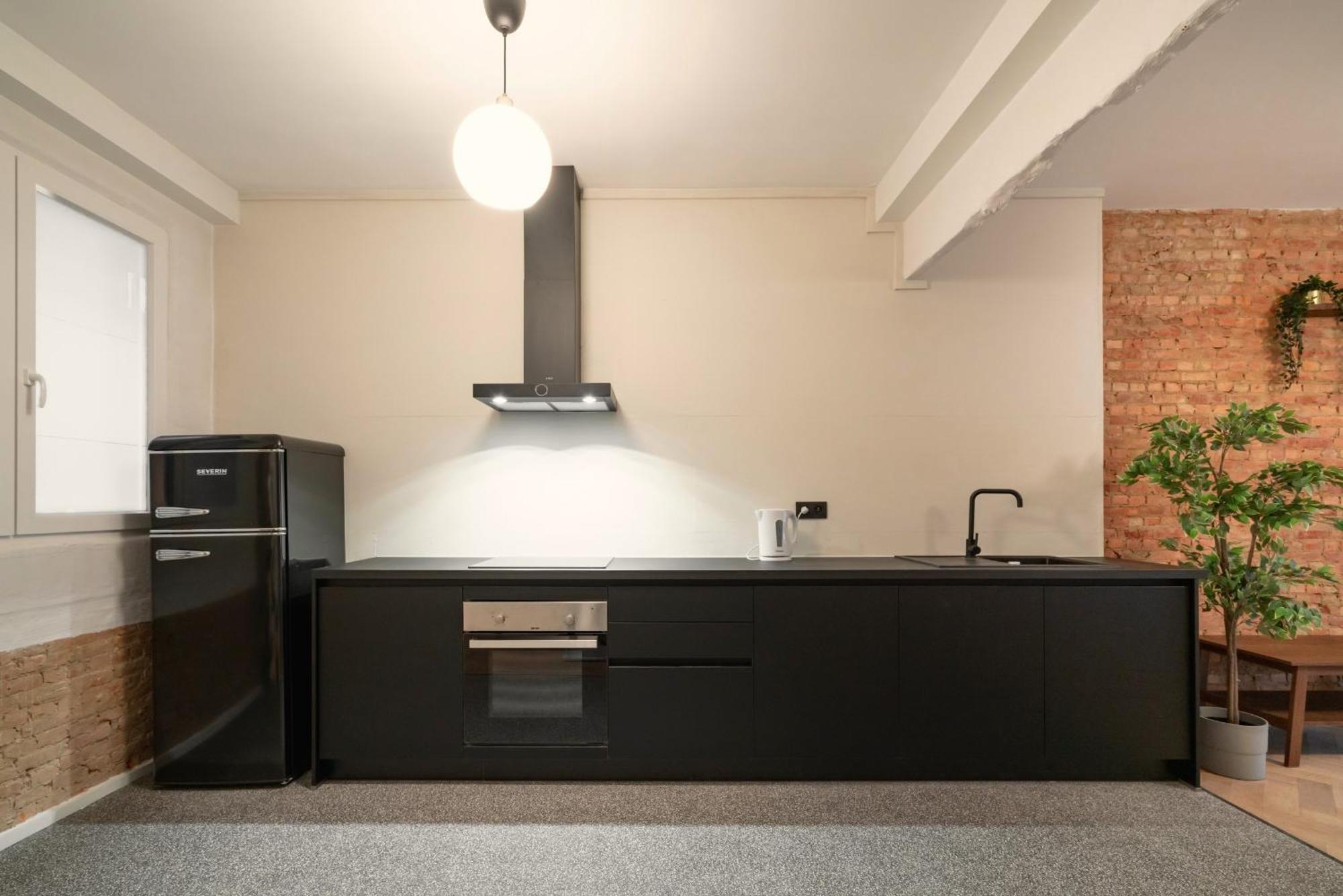 Two-Bedroom Apartments In The Heart Of Антверпен Экстерьер фото