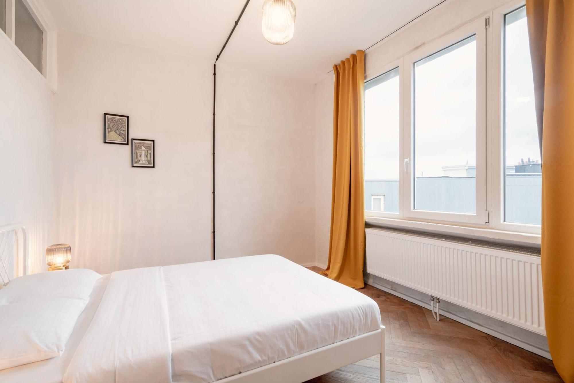 Two-Bedroom Apartments In The Heart Of Антверпен Экстерьер фото